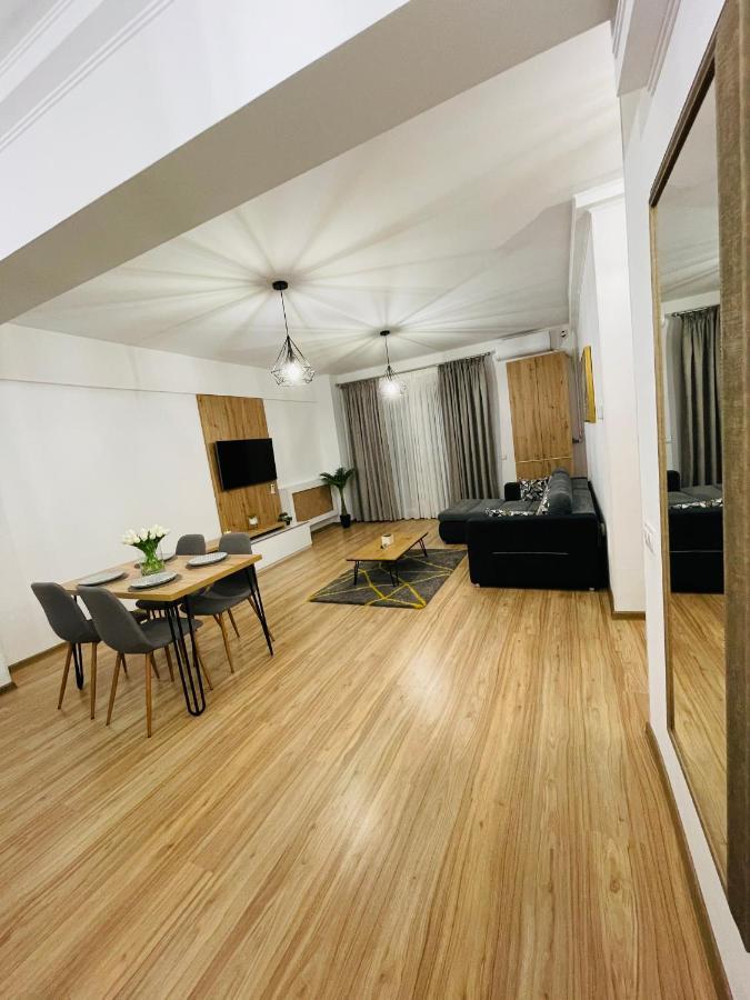 Royal Moonlight Apartment Mamaia Buitenkant foto